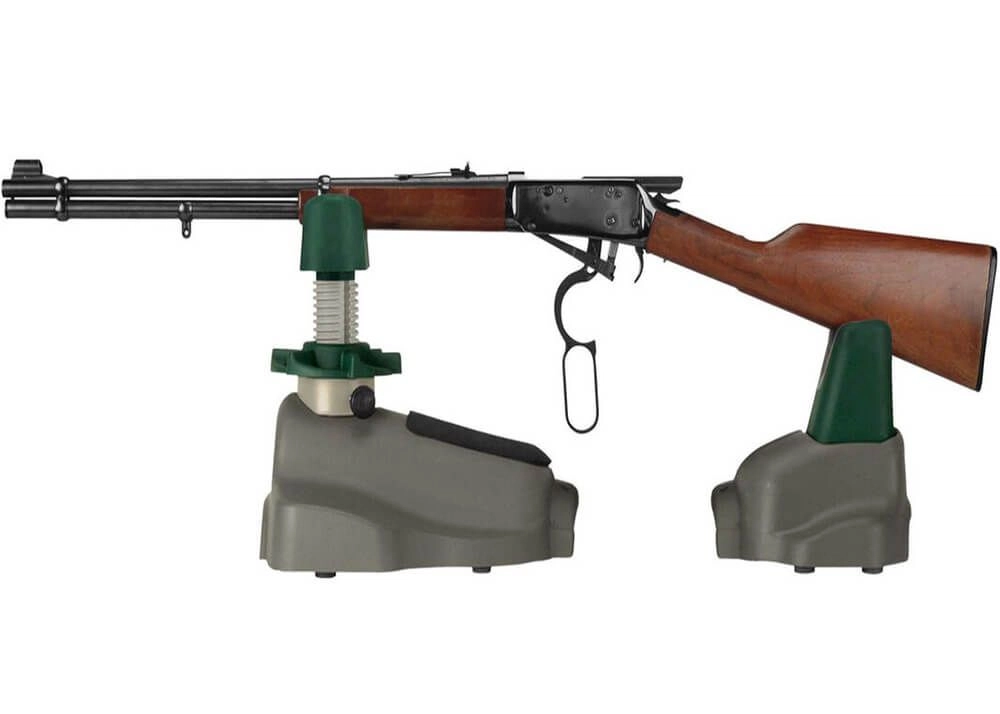 Ilgojo šautuvo stabilizavimas Caldwell atramoje tiksliam taikymuisi.