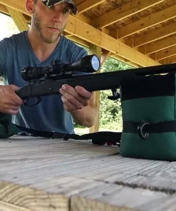 Caldwell DeadShot šaudymo maišai naudojami lauko sąlygomis su ilguoju ginklu.